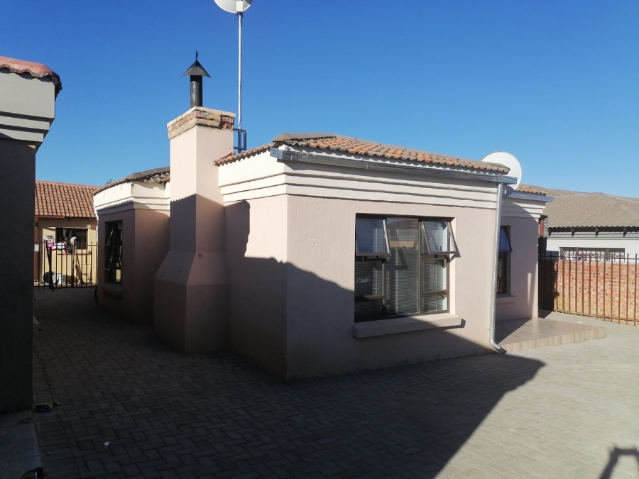 To Let 3 Bedroom Property for Rent in Vista Park Free State